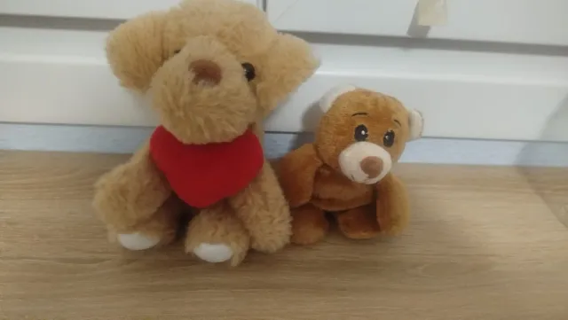 Lote 5 peluches pequeños.