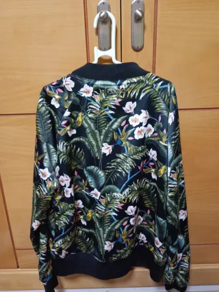 Bomber estampado floral reversible