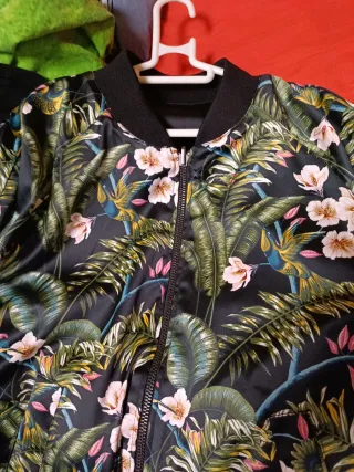 Bomber estampado floral reversible