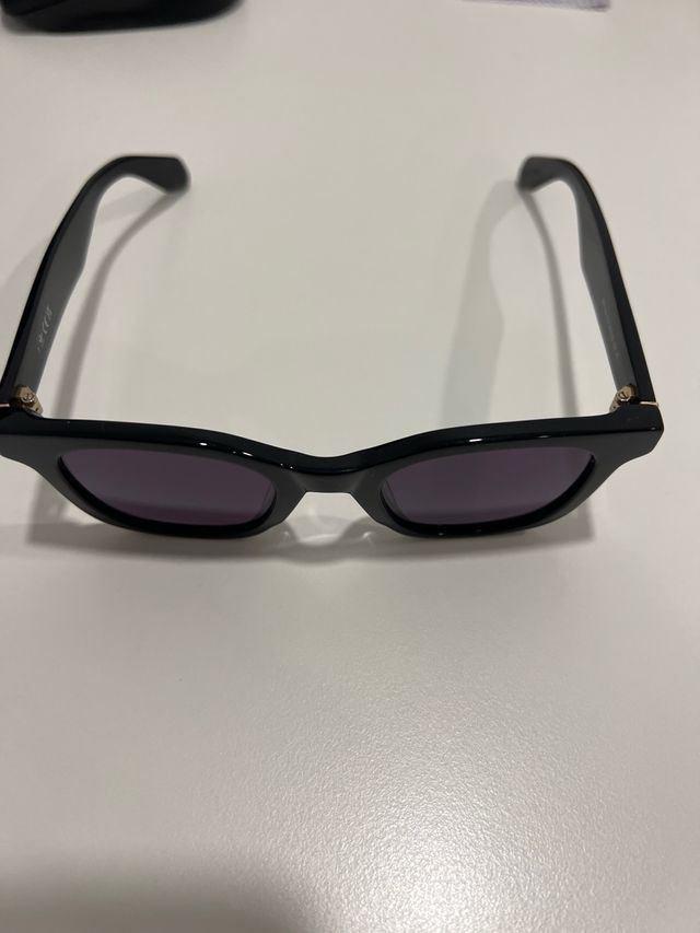 Gafas de sol Adidas negras y doradas