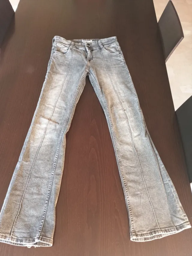 Vaqueros grises Bershka