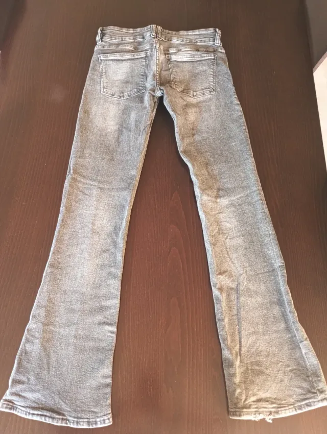 Vaqueros grises Bershka