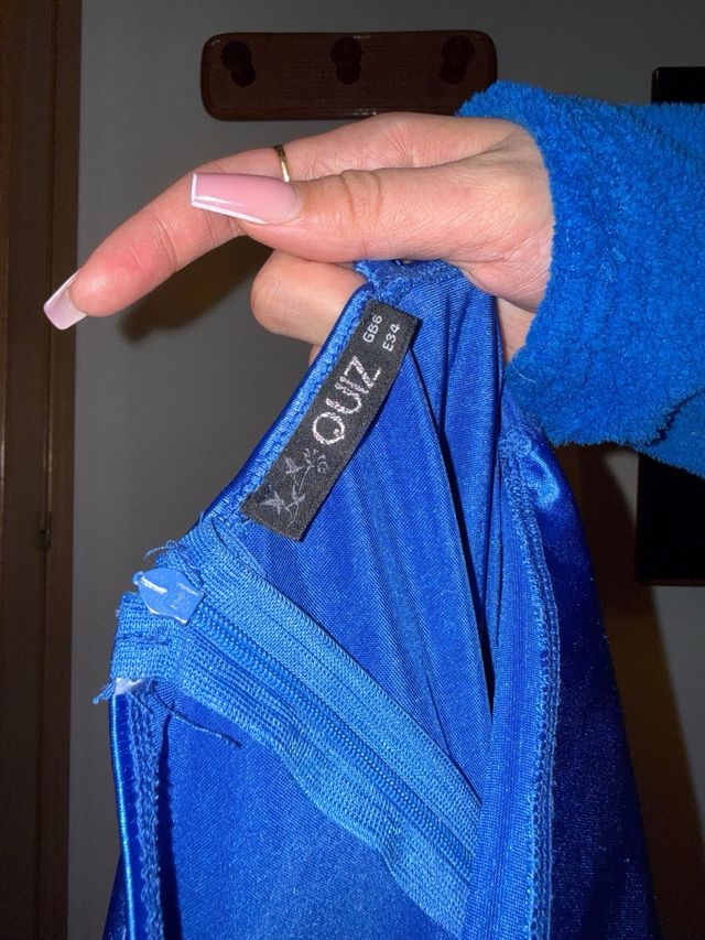 Vestido midi azul eléctrico