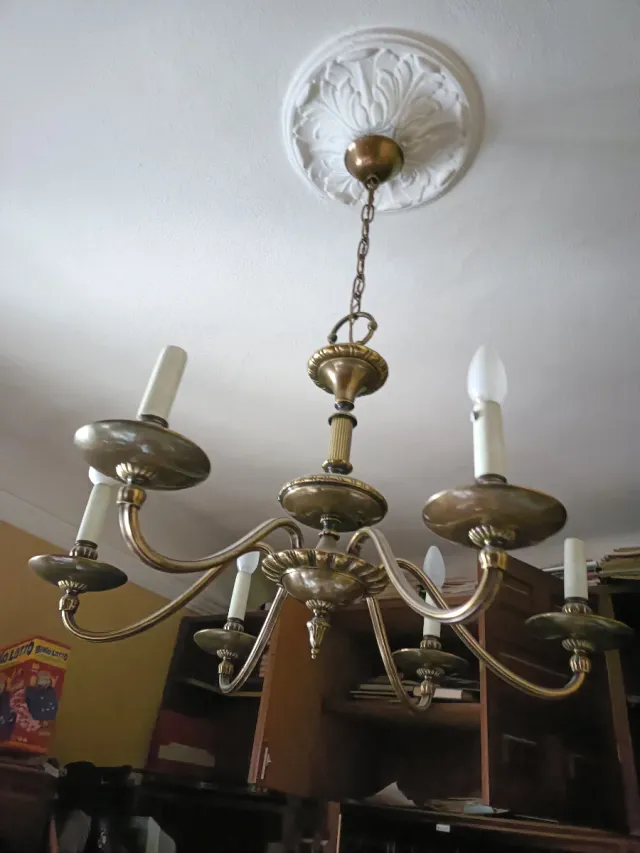 Lámpara de techo dorada