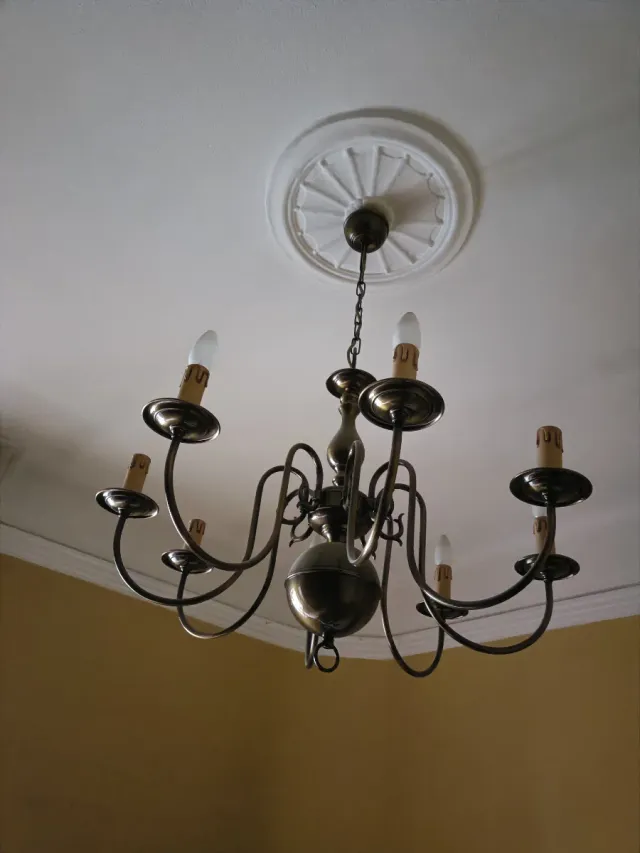 Lámpara de techo dorada