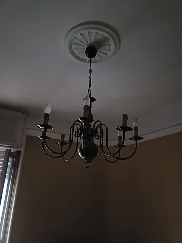 Lámpara de techo dorada