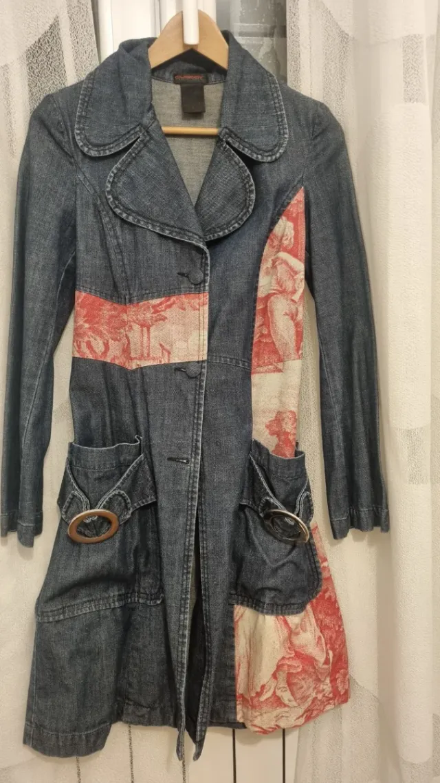 Abrigo vaquero con estampado de custo barcelona