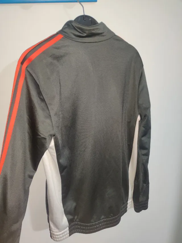 Chaqueta Adidas Negra y Roja Talla M