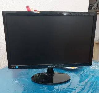 Monitor Samsung 18,5 + Adaptador HDMI a VGA