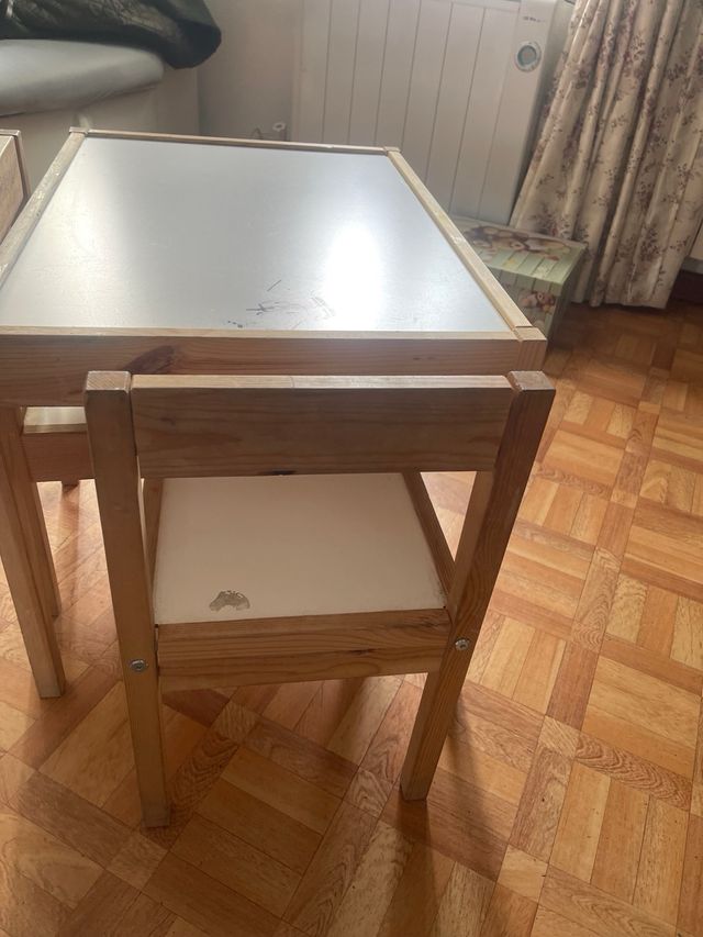 Pizarra infantil de madera Ikea