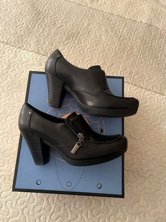 Botines de tacón negros para mujer