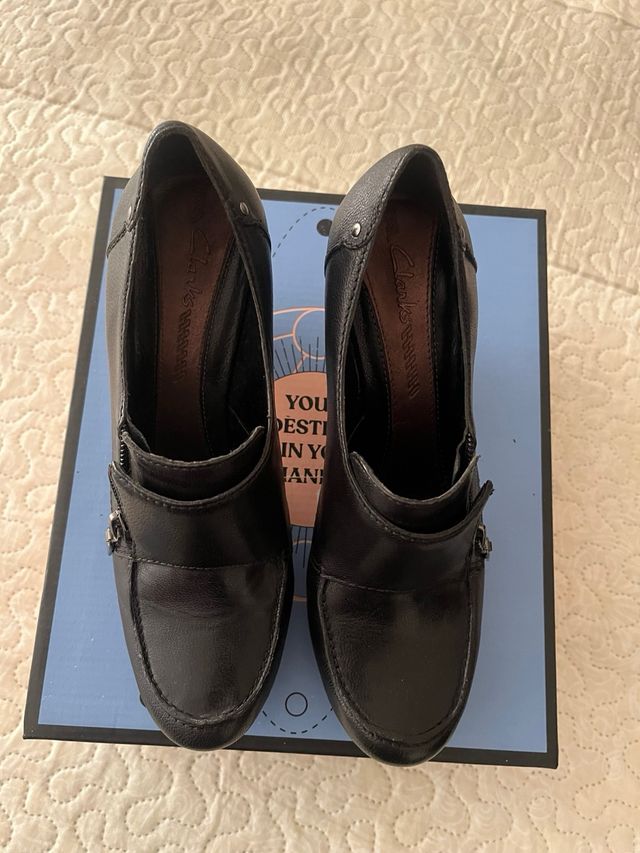 Botines de tacón negros para mujer