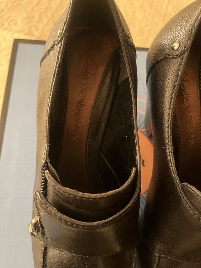 Botines de tacón negros para mujer