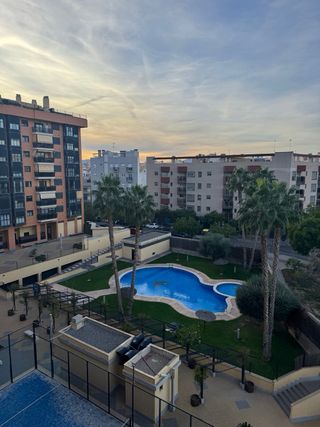 Piso en San Vicente con urbanización