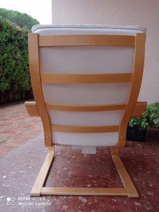 Mecedora de madera blanca