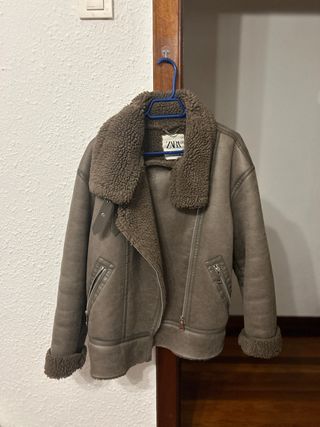 Chaqueta aviator Zara efecto piel forrada