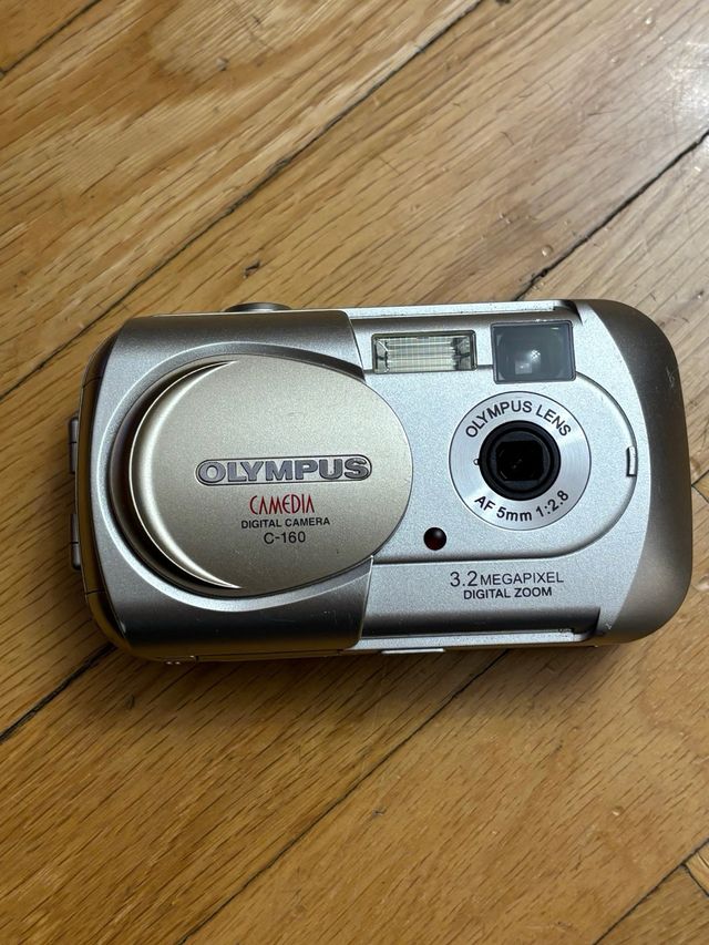 CÁMARA DIGITAL OLYMPUS C-160
