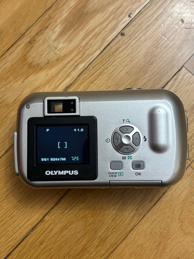 CÁMARA DIGITAL OLYMPUS C-160