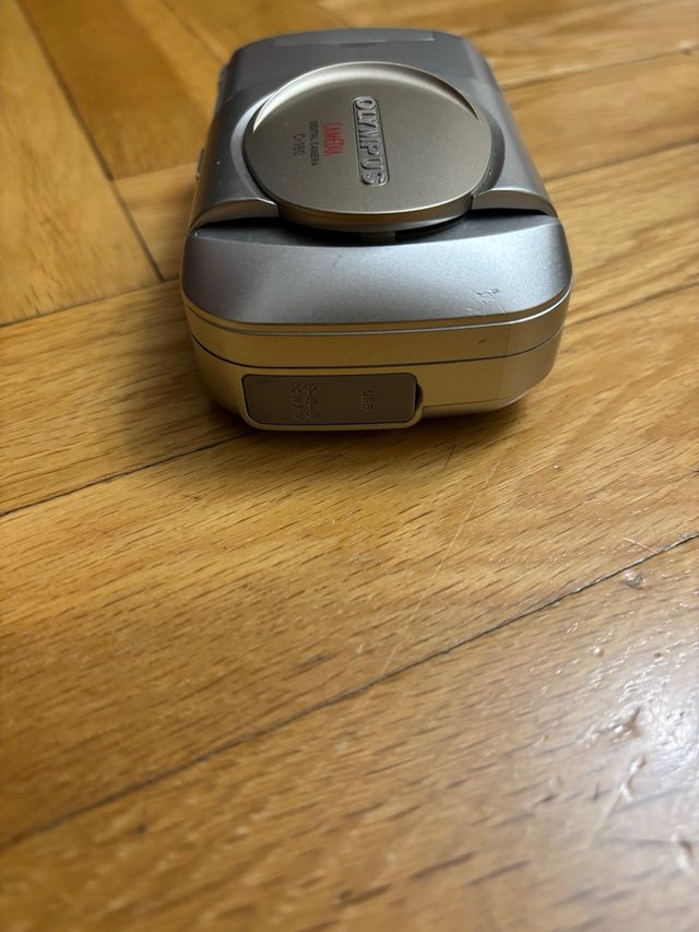 CÁMARA DIGITAL OLYMPUS C-160