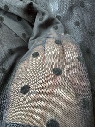 camiseta negra topos 