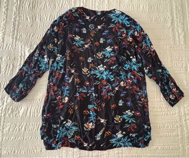 Chaqueta Kimono Estampado Flores Bershka