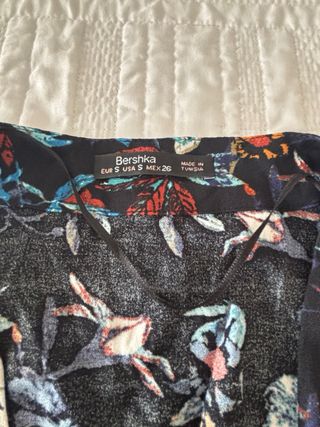 Chaqueta Kimono Estampado Flores Bershka