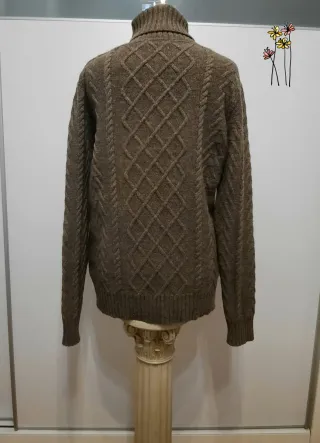 Jersey Mango trenzado cuello alto.