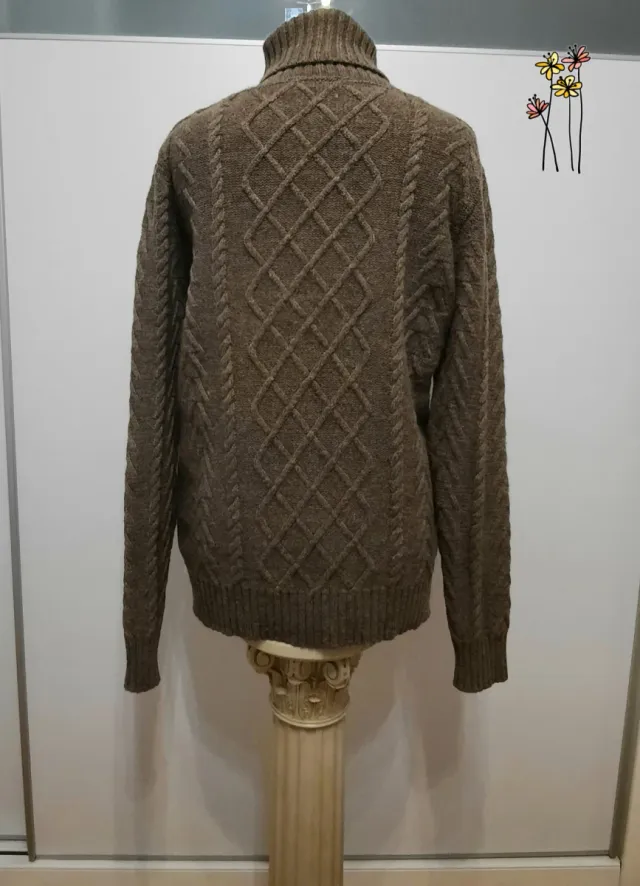 Jersey Mango trenzado cuello alto.