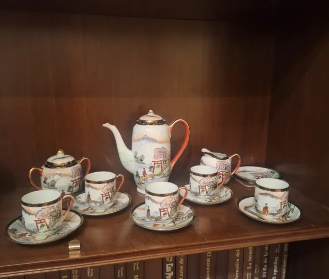 Juego de café de porcelana con diseño japonés