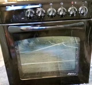 Horno de cocina negro