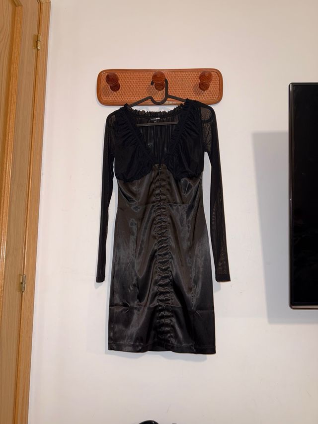 Vestido Negro Fashion Nova Manga Larga