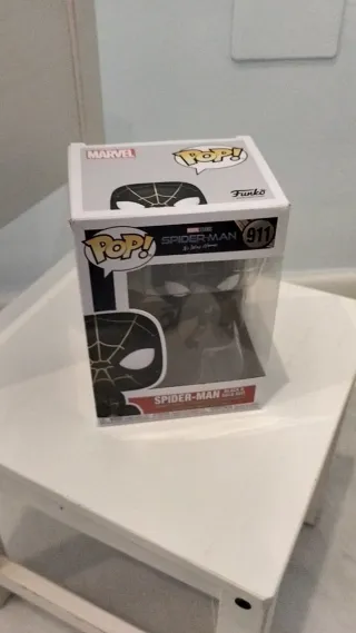 Funko Pop Spider-Man Negro y Dorado 911
