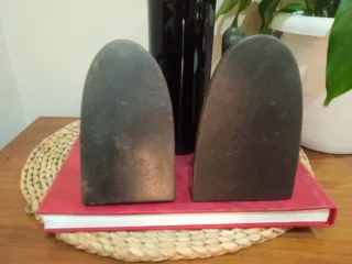 2 Planchas antiguas de hierro labradas