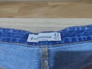 Pantalón corto vaquero Stradivarius