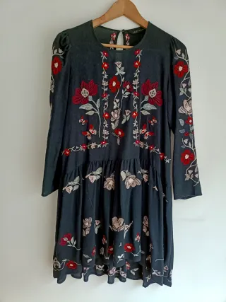 Vestido Zara flores bordadas