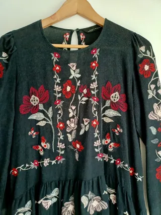 Vestido Zara flores bordadas