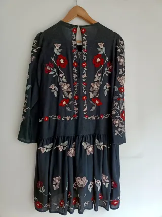 Vestido Zara flores bordadas