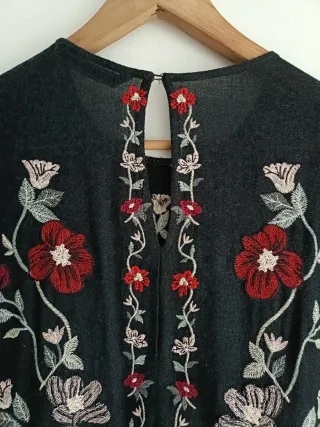 Vestido Zara flores bordadas