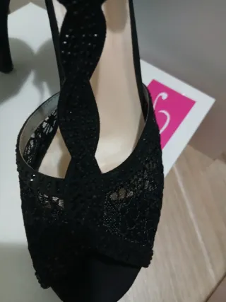 Scarpe eleganti con pizzo