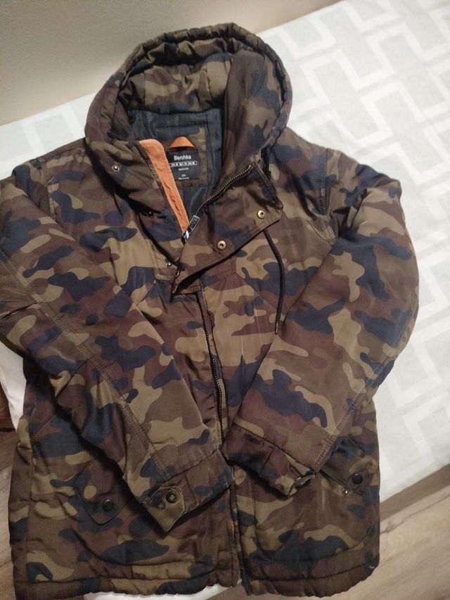 Chaqueta Bershka camuflaje M