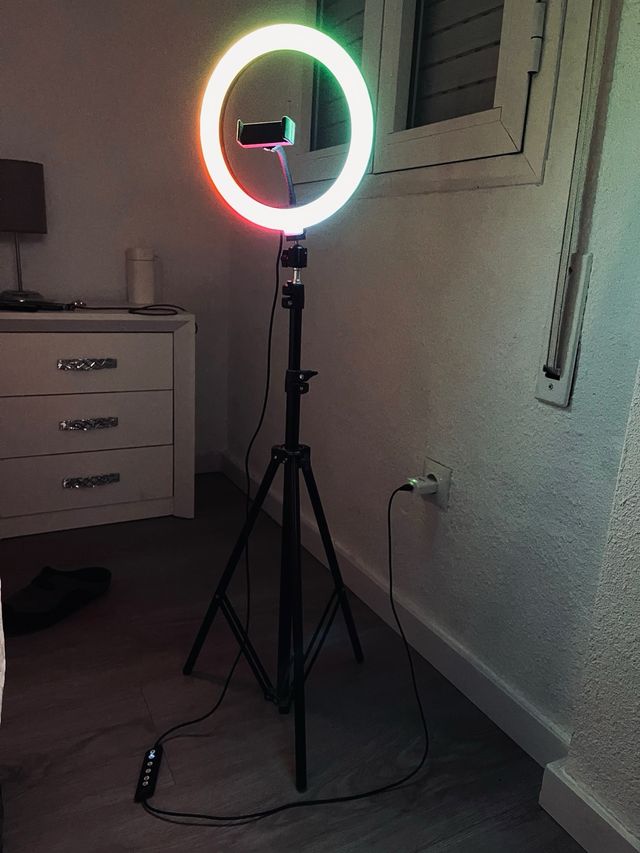 Aro de luz LED con trípode
