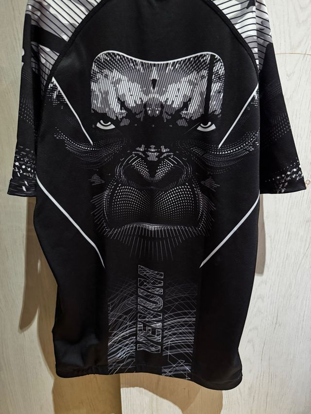 Camiseta VENUM Gorila Negra Talla M