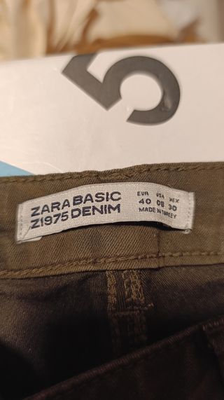 Pantalones camuflaje con cremalleras