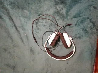 Auriculares Nacon RIG 300 PRO HS Blancos