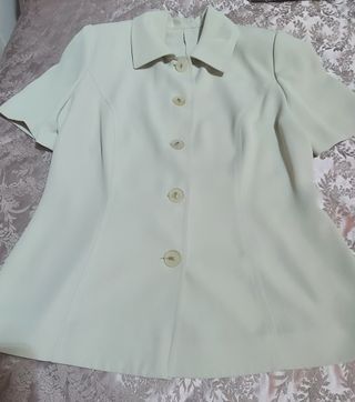 Conjunto pantalón y blusa beige claro