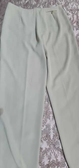 Conjunto pantalón y blusa beige claro