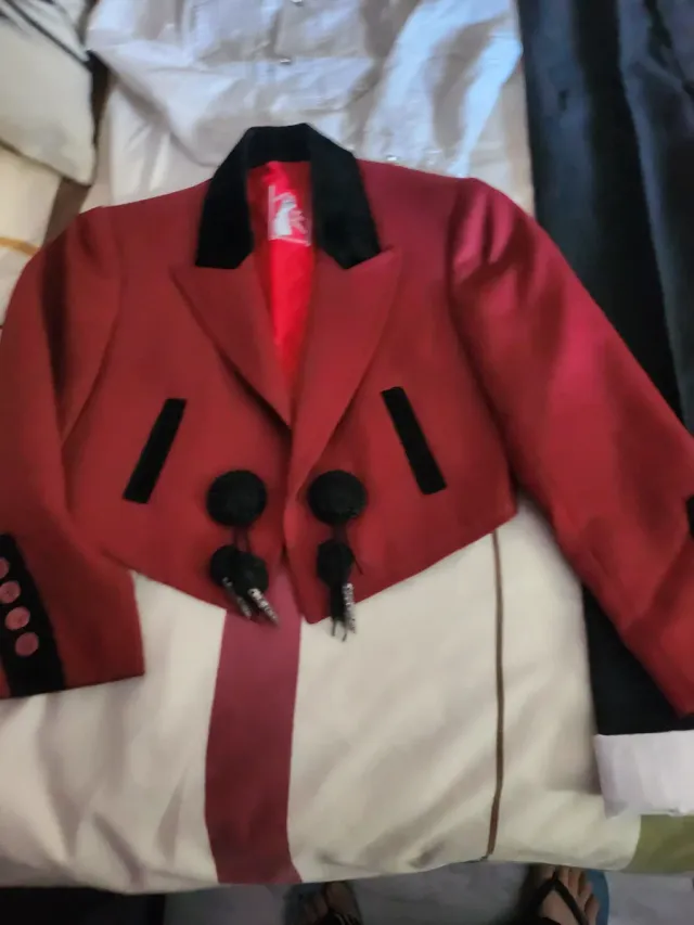 Traje de Flamenco Rojo y Negro