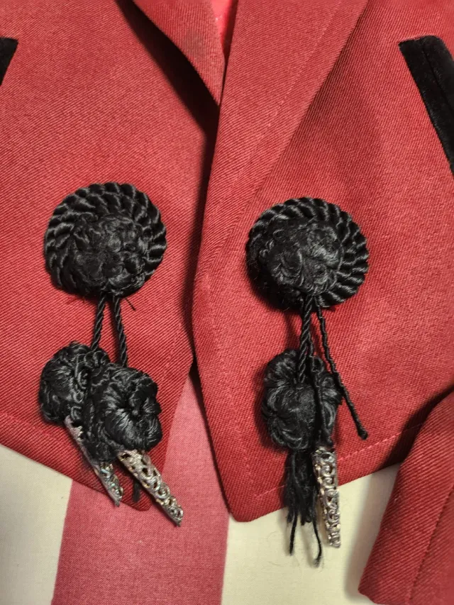 Traje de Flamenco Rojo y Negro