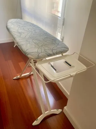 Plancha Bosch y tabla de planchar