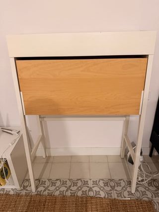 Escritorio plegable de madera y metal